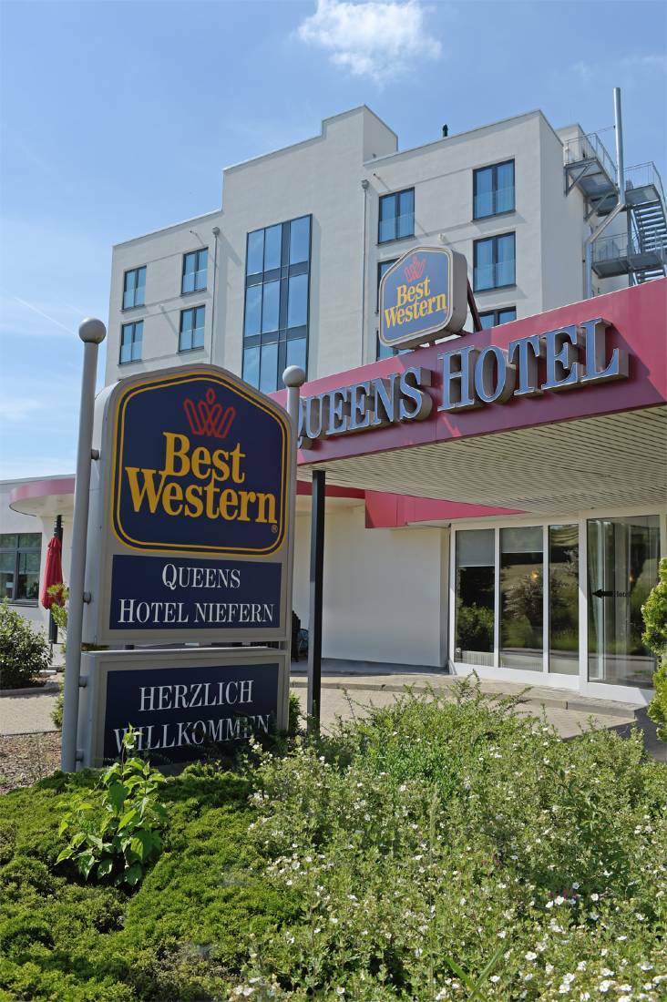 Best Western Queens Hotel Pforzheim-Niefern Esterno foto